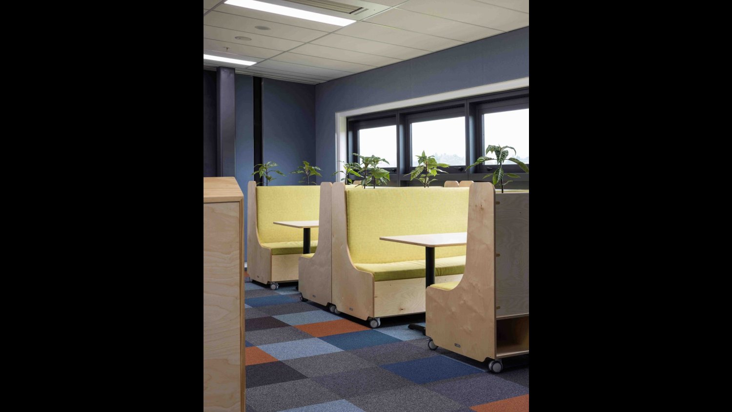 school café booth seating